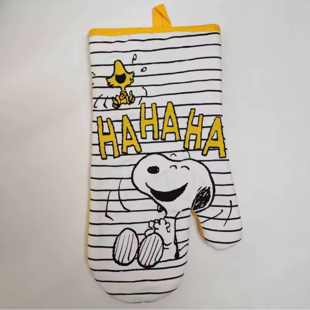 Snoopy Oven Mitt with Yellow Accents